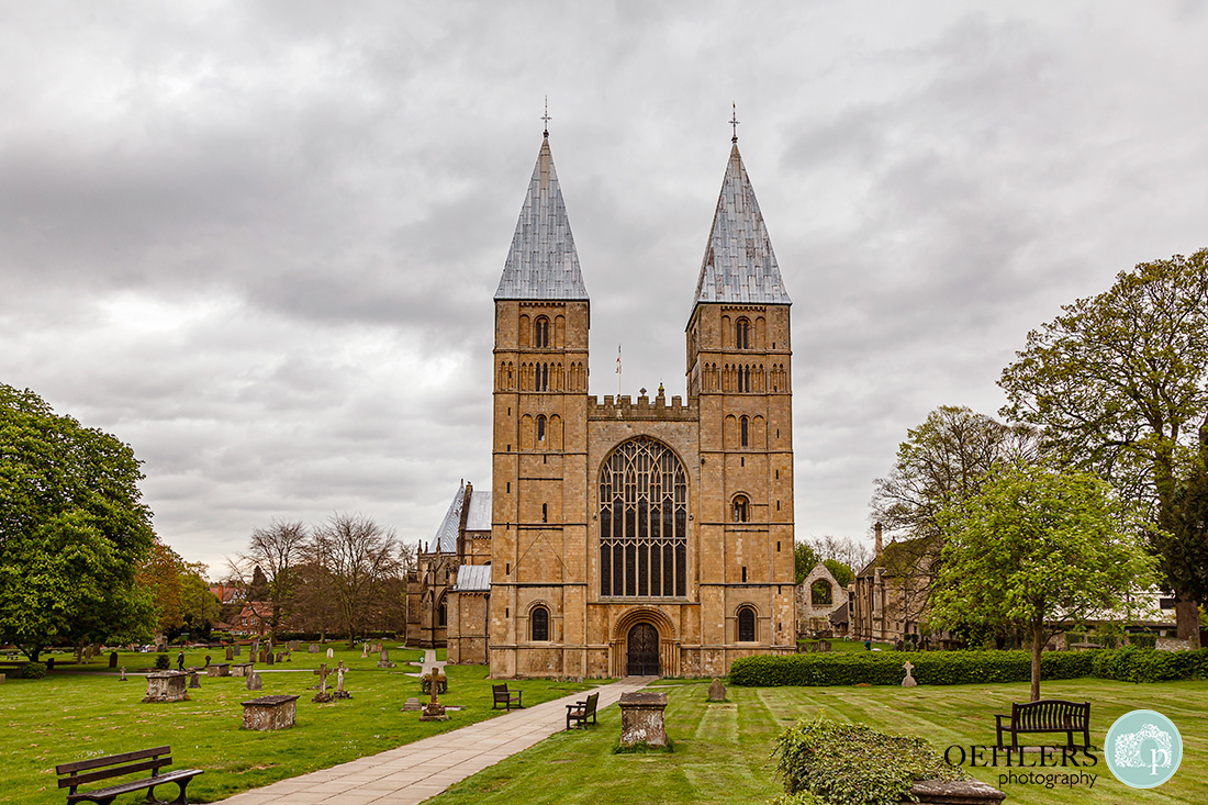 southwell minster wedding - grand photograph of the front of southwell minster